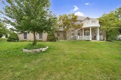 212 Abbey Glen Ln, Weldon Spring, MO 63304