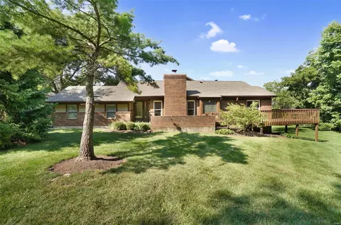 10825 Picadily Square Dr, Saint Louis, MO 63146
