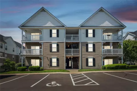 14301 Spring Creek Dr, O'fallon, MO 63368