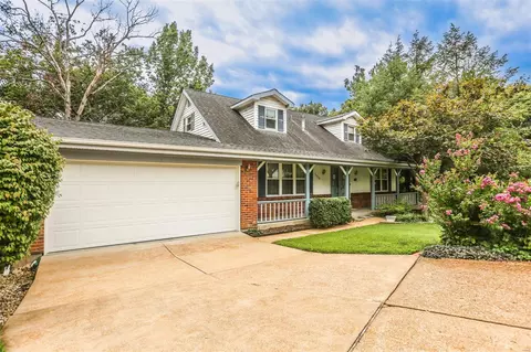5458 Alwood Forest Ct, Saint Louis, MO 63128