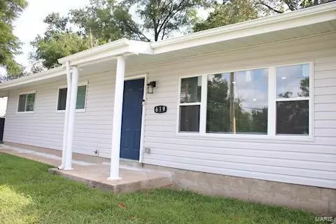 619 Brotherton Ln, Saint Louis, MO 63135