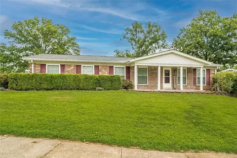 4947 Rainford Ct, Saint Louis, MO 63128