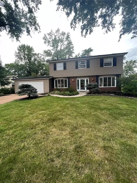 4924 Brockwood Dr, Saint Louis, MO 63128