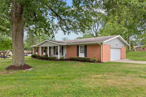 4040 Galaxie Dr, Florissant, MO 63034