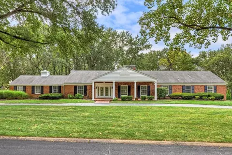 6 Coach N 4 Ln, Saint Louis, MO 63131