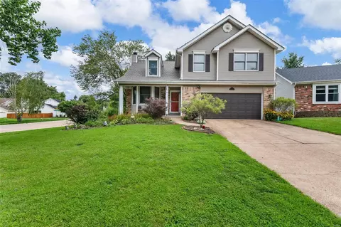 1 Carriage Creek Ct, Ballwin, MO 63021