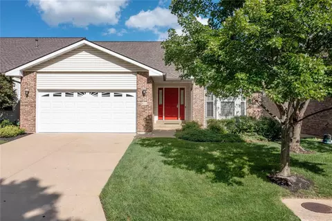 922 Penny Ln, Saint Peters, MO 63376