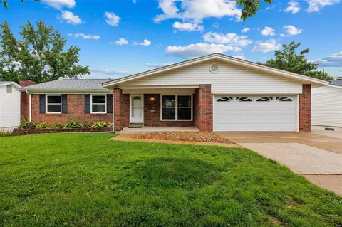 11773 Parish Dr, Bridgeton, MO 63044