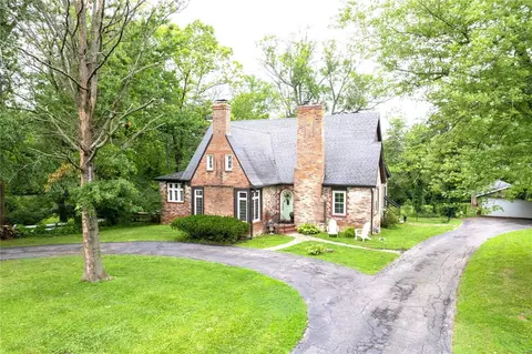 3 Clayton Ter, Frontenac, MO 63131 photo 2