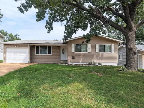 9623 Antigo Dr, Saint Louis, MO 63123