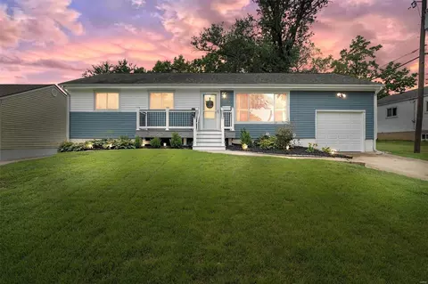 7234 Cheshire Ln, Saint Louis, MO 63123