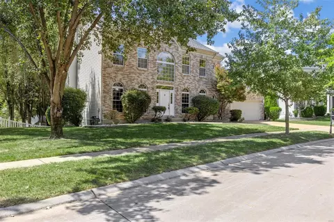 170 Woodcliffe Place Dr, Chesterfield, MO 63005