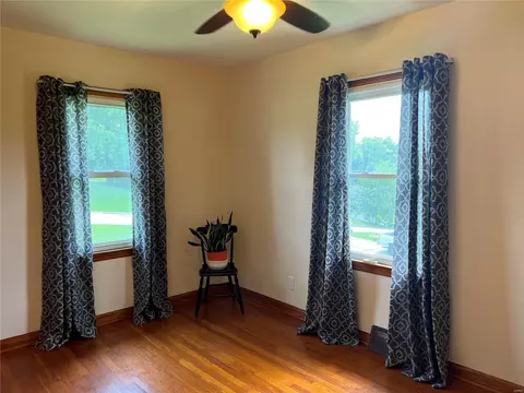 21 Wayne St, Saint Charles, MO 63301 photo 6