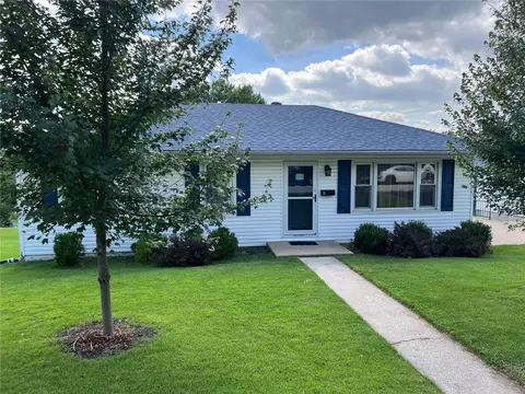 21 Wayne St, Saint Charles, MO 63301