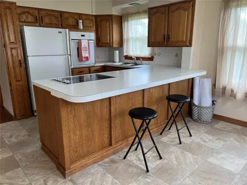 21 Wayne St, Saint Charles, MO 63301 photo 3
