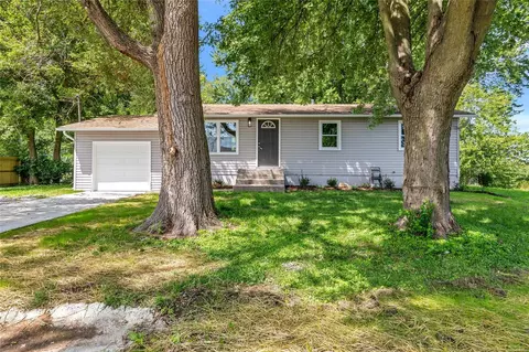 231 Pauline Dr, Saint Charles, MO 63301