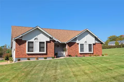 54 Lake Forest Cir, Lake Saint Louis, MO 63367