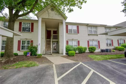 910 Sugar Lake Ct, Saint Peters, MO 63376