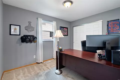 905 Silverstone Dr, Saint Charles, MO 63303 photo 15