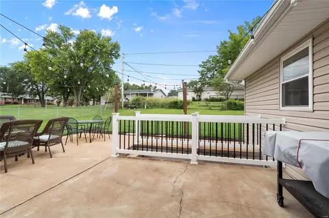 905 Silverstone Dr, Saint Charles, MO 63303 photo 28