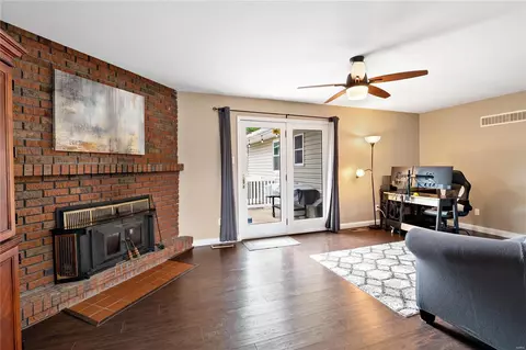 905 Silverstone Dr, Saint Charles, MO 63303 photo 11