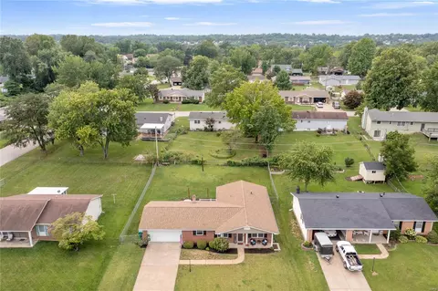 905 Silverstone Dr, Saint Charles, MO 63303 photo 25