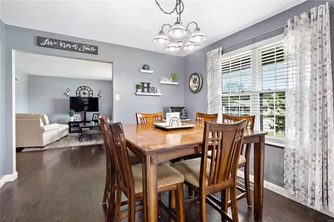 905 Silverstone Dr, Saint Charles, MO 63303 photo 13