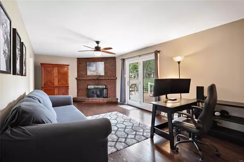 905 Silverstone Dr, Saint Charles, MO 63303 photo 10