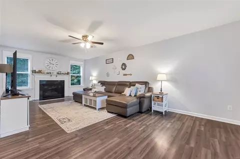 518 Springhurst Pkwy, O'fallon, MO 63368 photo 6