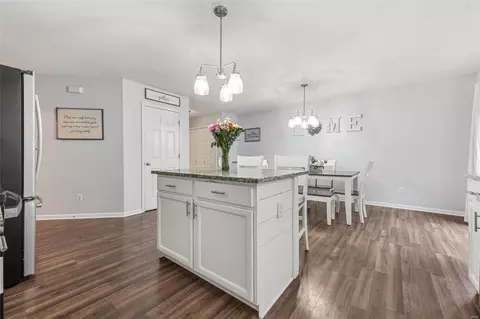 518 Springhurst Pkwy, O'fallon, MO 63368 photo 10