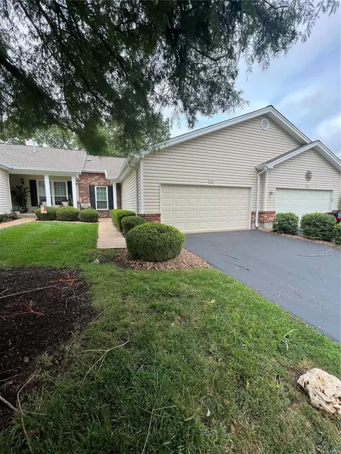 848 Woodside Trails Dr, Ballwin, MO 63021 photo 1