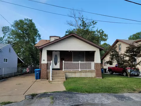 613 Weiss Ave, Saint Louis, MO 63125