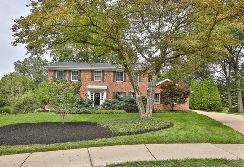 1929 Lake Clay Dr, Chesterfield, MO 63017