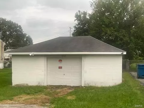 9412 Flora, Overland, MO 63114