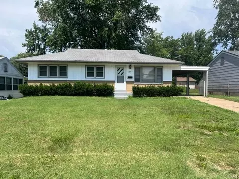 1695 Crowder Dr, Florissant, MO 63031