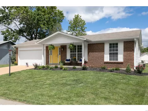39 Kimberly Ln, Saint Peters, MO 63376