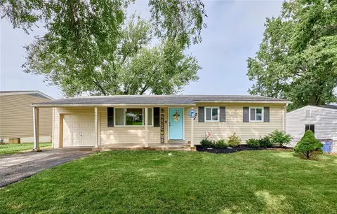 141 Harvest Dr, Saint Charles, MO 63304