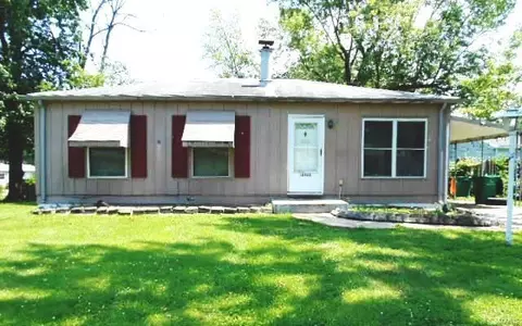 12422 Pizarro Dr, Saint Louis, MO 63138