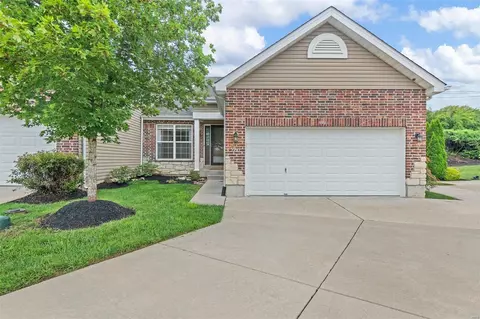 5911 Stephanie Green Ct, Saint Louis, MO 63129