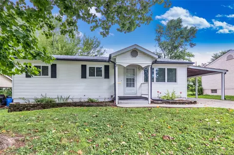 1165 Penhurst Dr, Florissant, MO 63033