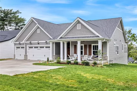 647 N Ballas Rd, Saint Louis, MO 63122