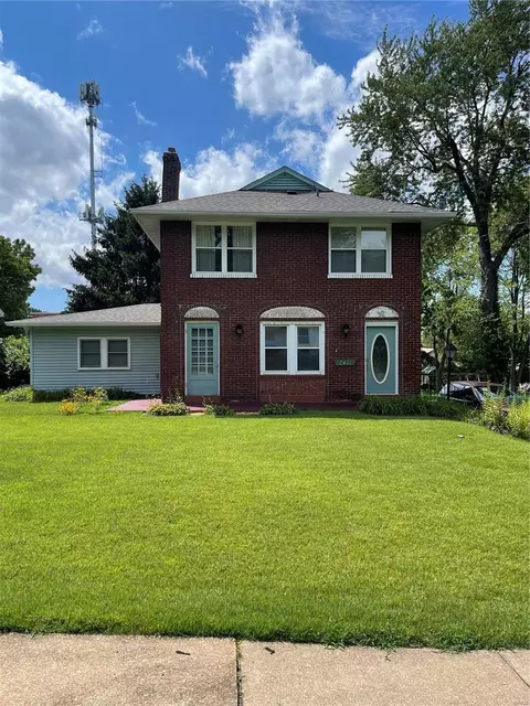 2411 E Milton Ave, Saint Louis, MO 63114