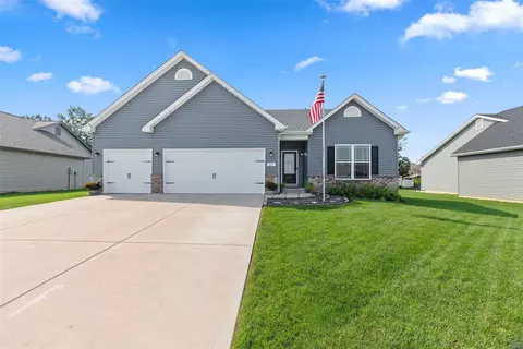 961 Mule Creek Dr, Wentzville, MO 63385