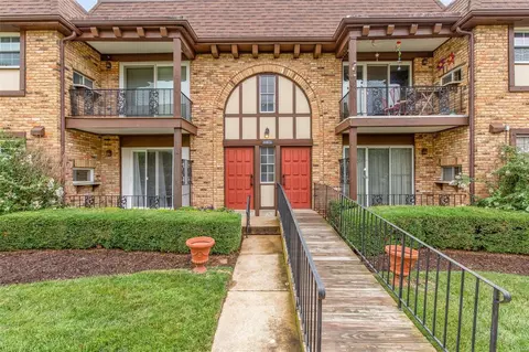 11872 Cresta Verde Dr #C, Saint Louis, MO 63146