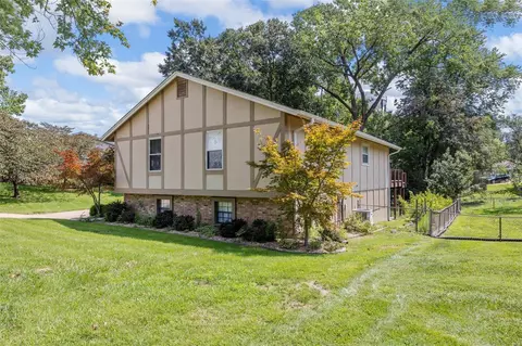 53 Westbrook Dr, O'fallon, MO 63366 photo 2