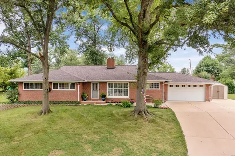 11919 Cresthaven Ct, Saint Louis, MO 63128