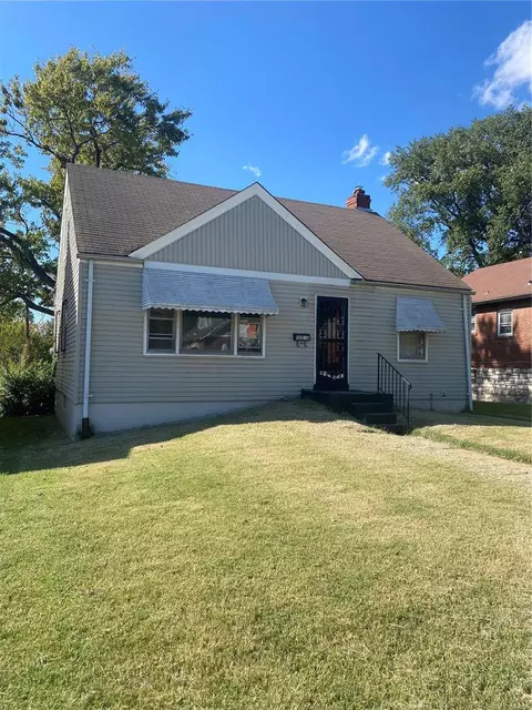 8513 Mora Ln, Saint Louis, MO 63147