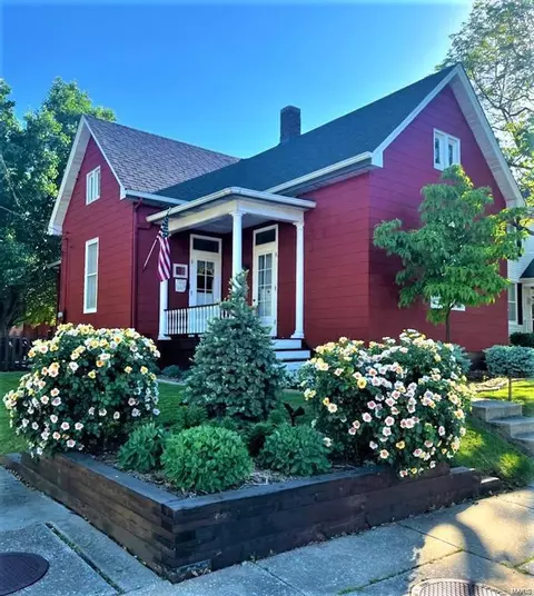 901 Madison St, Saint Charles, MO 63301
