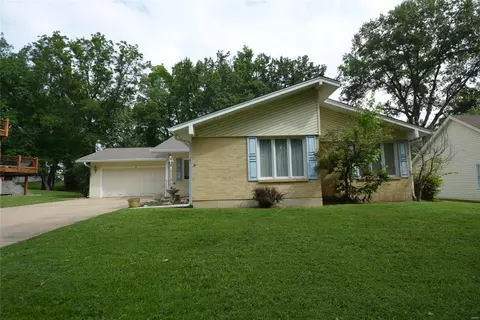 26 Marche Dr, Lake Saint Louis, MO 63367