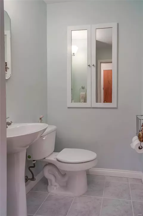 11 Highgate Rd, Olivette, MO 63132 photo 18